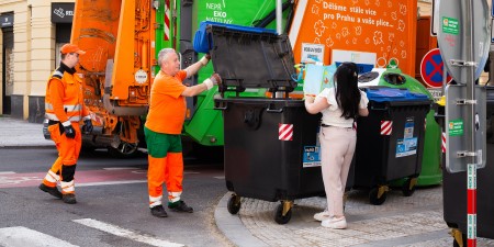 Pražané si pochvalují blízkost nádob i chování pracovníků v odpadovém hospodářství