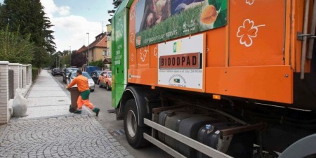 Více než pětinu obsahu pražských popelnic tvoří bioodpad