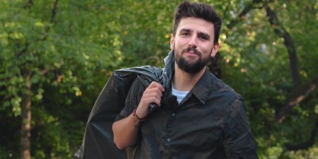 BABIČKU, HOLKU ANI PSA BYSTE V PARKU NENECHALI! TAK TO NEDĚLEJTE ANI S ODPADKY