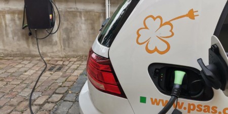 Pražské služby rozšiřují síť svých dobíjecích stanic pro firemní elektrovozy