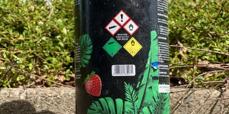 Přibývá explozí tlakových lahví s párty plyny. Pražské služby nasazují v ZEVO Malešice odolnější technologie