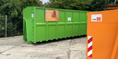 Pražané se učí uklízet chytře, jarní sezónu startují s novými Reuse pointy