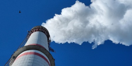 ÚOHS zastavil řízení v klíčové části týkající se ZEVO a snížil pokutu. Pražské služby podávají rozklad proti zbytku rozhodnutí